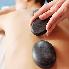 Massage relaxant dynamisé à la shungite